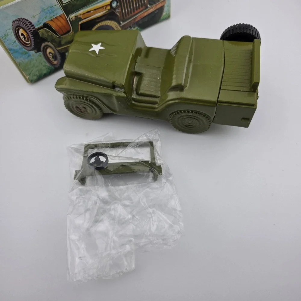 Avon Army Jeep Spicy After‎ Shave Vintage Collectible with Box